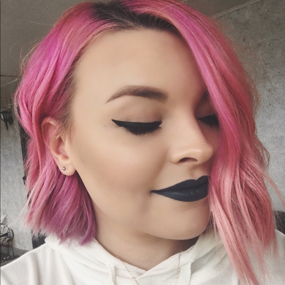 Meet your Posher, Tara👻